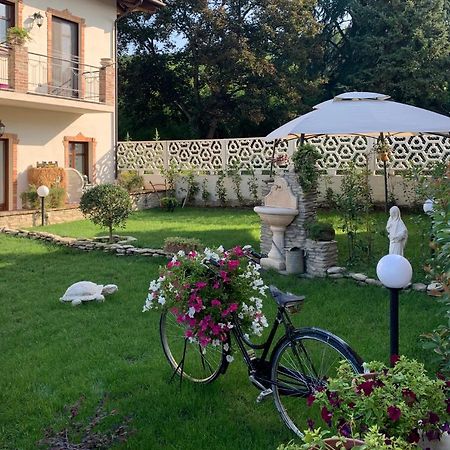 Ca Reginella B&B Diano dʼAlba Exteriör bild